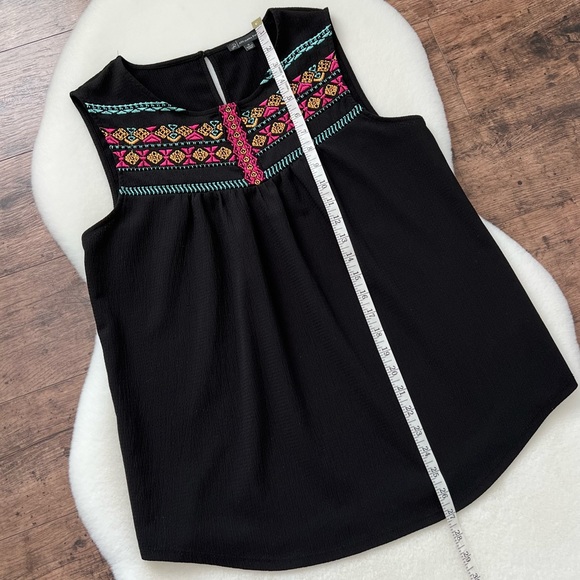Adrianna Papell Embroidered Sleeveless Blouse Aztec Tribal Crepe Tank Top Medium - Picture 15 of 17